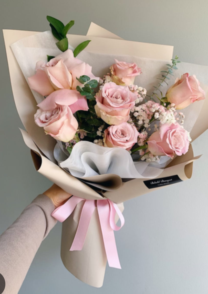 9 Pink Roses
