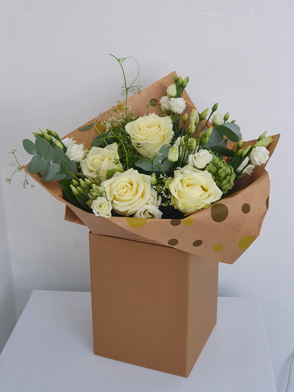 White roses and Lizzianthus
